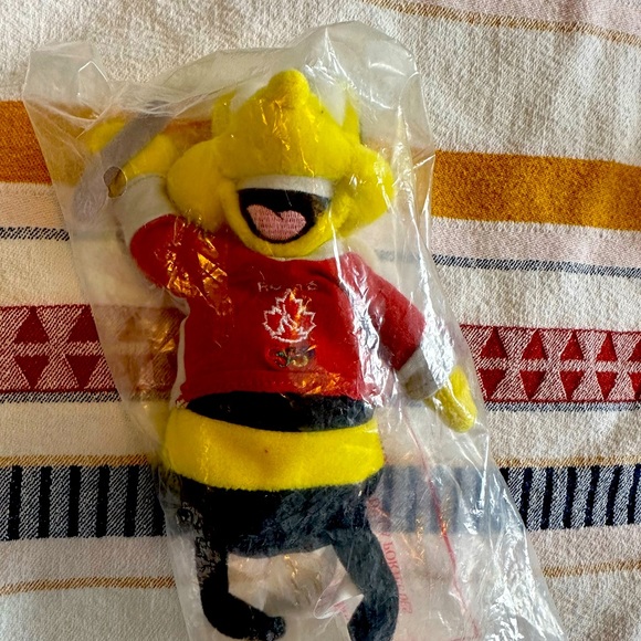 🌻5/$30🌻 ROOTS Vintage Plush Olympics Swimmer Bee and Relay Bee - Picture 6 of 6